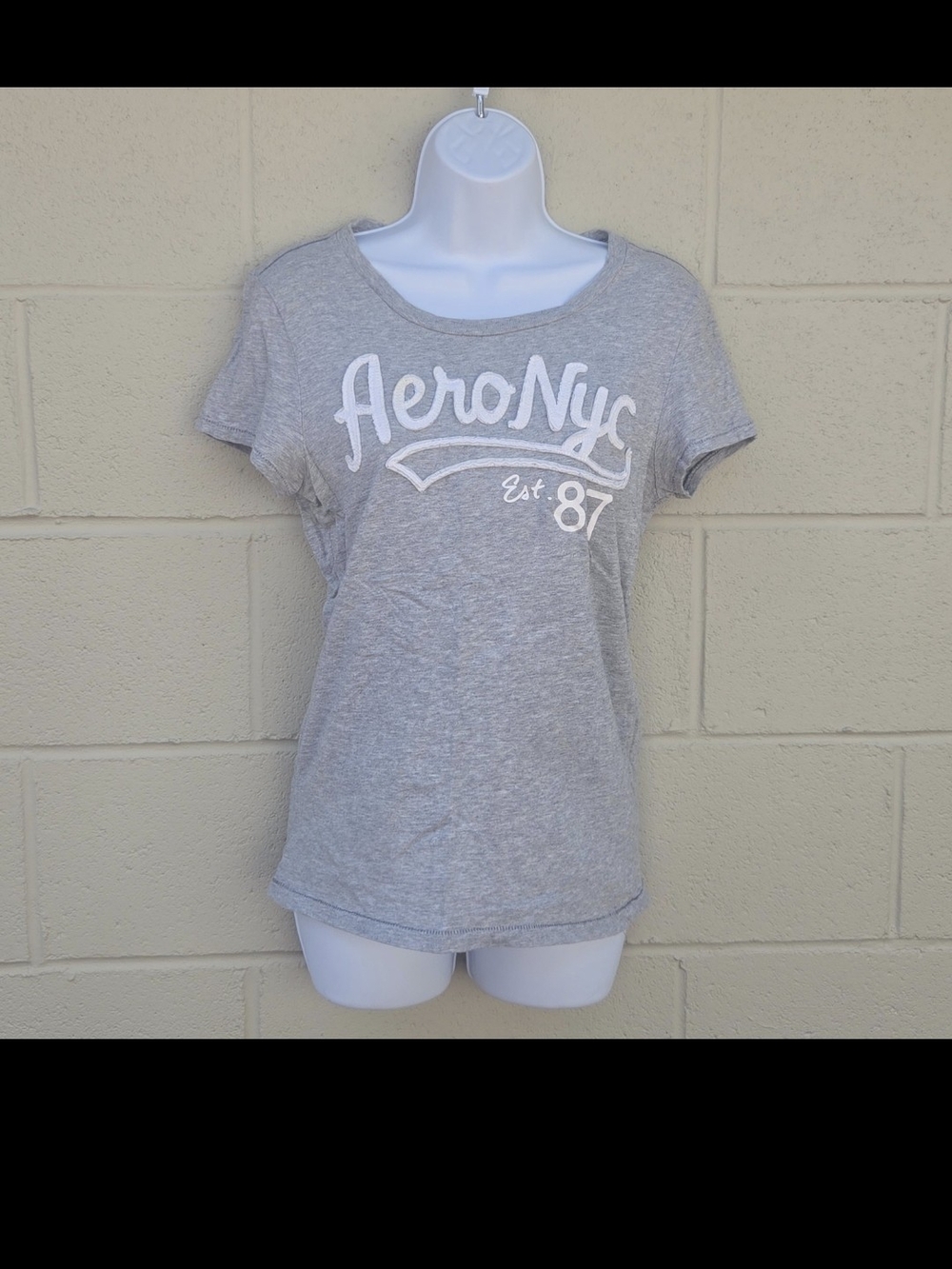 Aeropostale- Women’s- Light Gray- AeroNYC- Graphic Tee- Size Large
